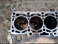 Блок циліндрів двигуна Volkswagen PASSAT B7 03L021CA