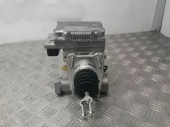Toyota RAV 4 (XA10) Насос ABS 4721042202 02L031