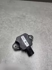 Датчик удару подушки безпеки Tesla Model S 100527500A 011733800B1
