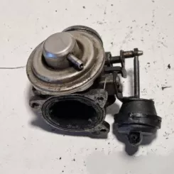 Клапан рециркуляції вихлопних газів Volkswagen PASSAT B5.5 038131501E 016208146