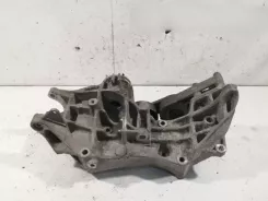 Кріплення генератора Audi A4 S4 B5 8D 058145523D