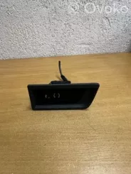 BMW 3 F30 F35 F31 Роз'єм AUX 51169207358 10502683