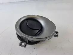 Nissan Juke I F15 Бічний вентиляційний отвір приладової панелі 63761KE0A 0906111544 12CPMSDE