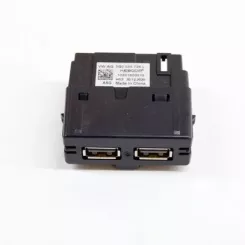 USB-роз'єм / конектор Audi A5 5Q0035726L 10201600015