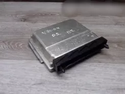 Контролер / модуль ЕБУ Volvo V70 0281011076 30637733 03337