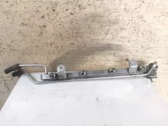 Рейка впорскування Audi TT Mk1 06A133681B
