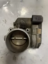 Audi A4 S4 B6 8E 8H Дросельна заслінка 06B133062M 06B133062