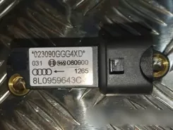 Датчик удару подушки безпеки Audi A3 S3 8L 8L0959643C 023090GGG4XD 080900