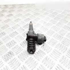 Паливний інжектор Audi A4 S4 B5 8D 0414720007 038130873F