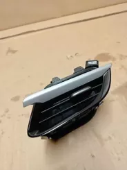 Opel Corsa F Бічна вентиляційна панель приладової панелі 98296384VC 00326558 545326626