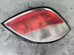 Задній ліхтар Opel Astra H 24451835 04H103659