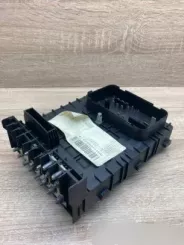 Volkswagen Golf V Frame / Модуль запобіжників 1K0937125A 0641405673E