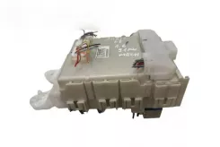 Блок запобіжників Toyota Auris 150 / Комплектний 8273002130A 02097J30