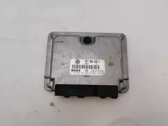 Контролер / модуль ЕБУ Volkswagen PASSAT B5 071906018M 0261206504