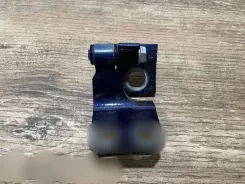 Нижня петля задніх дверей Jeep Renegade 51940470 0000051940470