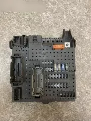 Рамка / модуль запобіжників Volvo V70 30728512 28017881 05W265