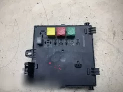 Рама Opel Signum / Модуль запобіжників 13112914 00103805 519049027