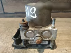 Toyota Avensis T250 Насос ABS 0265231464 031125470281
