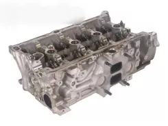 Головка двигуна Volkswagen Golf VII 06L103063Q