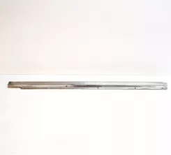 Mercedes-Benz SLC C107 Кришка стійки лобового скла / A A1076860336 1076860336