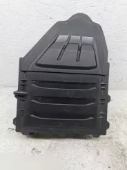 Корпус повітряного фільтра Volkswagen Golf VII 04C129620A