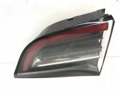 Задні ліхтарі Tesla Model 3