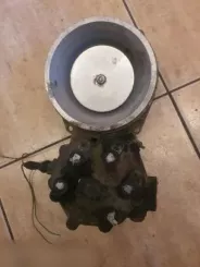Розподільник палива Audi 100 200 5000 C3 0438121005 035133353AE