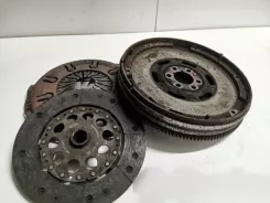 Зчеплення Volkswagen PASSAT B5.5 / Комплектне 038141117 038141032P