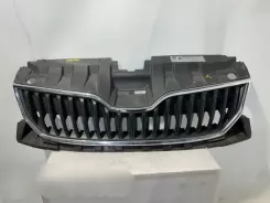 Skoda Fabia Mk3 (NJ) Решітка радіатора / Верхня решітка радіатора 6V0853653 0201128013020