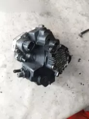 Насос високого тиску палива Volvo XC90 8689590 075368 0445010043