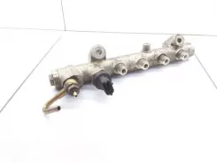 Opel Astra H Рейка впорскування 0445214094 005385L3