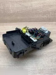 Блок запобіжників Toyota Avensis T220 8273005020 102439091900