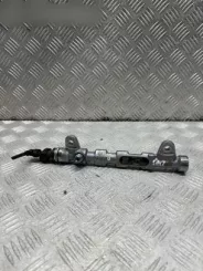 Opel Astra J Рейка впорскування 55576177 016193L2 0445214221