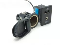 Роз'єм / USB-роз'єм Nissan Qashqai 795405004 004725006427