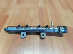Jaguar XF X250 Рейка впорскування 9X2Q9D280EA 006601L4 0445216028