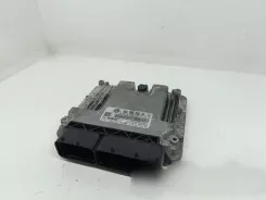 Контролер / модуль ЕБУ Volkswagen PASSAT CC 06J906026DA 0261S04957