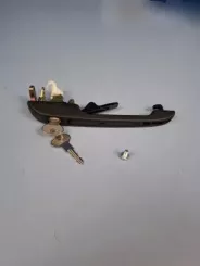 Ручка передніх зовнішніх дверей Audi 80 90 B2 104175IT6