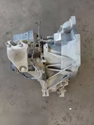 Ford Fiesta 5-ступінчаста механічна коробка передач 8A6R7002JA 100409002153