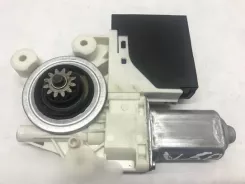 Електродвигун підйомника задніх дверей Volvo V50 30724757 994584107