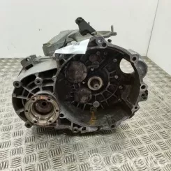 Volkswagen PASSAT B6 Механічна 6-ступінчаста коробка передач KXX 02Q301103N