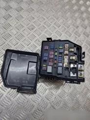 Блок запобіжників Honda CR-V / Комплектний 08SWYE01 0085410701110402