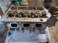 Головка двигуна Volkswagen Golf VIII 05C103404C