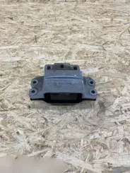 Кронштейн / кріплення двигуна Volkswagen PASSAT B6 3C0199555 0805150252