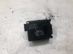 Двигун обігрівача Audi A8 S8 D2 4D 0637005011