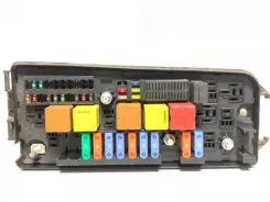 Блок запобіжників Opel Vectra C / Комплектний 13144709 038470 9719