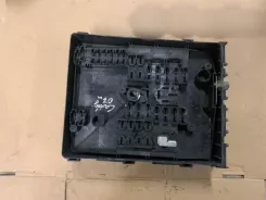 Блок запобіжників Volkswagen Caddy / Комплектний 0652390081 0652390081E 1K0937802