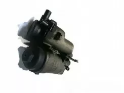 Кронштейн/кріплення масляного фільтра Volvo V70 08642839