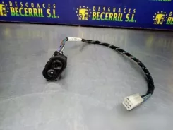 Кнопки вікон Opel Corsa B 90389337 03720103