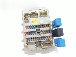 Рама / Модуль запобіжників Nissan Almera Tino 243504U100 0221011