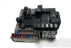 Блок запобіжників Volvo V70 / Комплектний 9401802 1024209 184850782